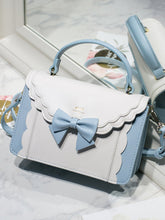 Sac Carré Élégant avec Noeud – L’Accessoire Chic et Féminin